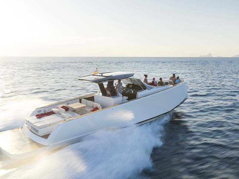 yate de lujo en ibiza